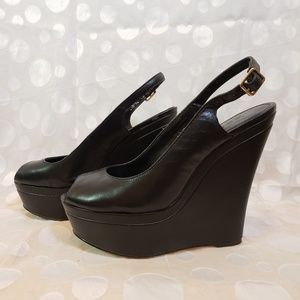 Le Chateau sandal wedges sz 7